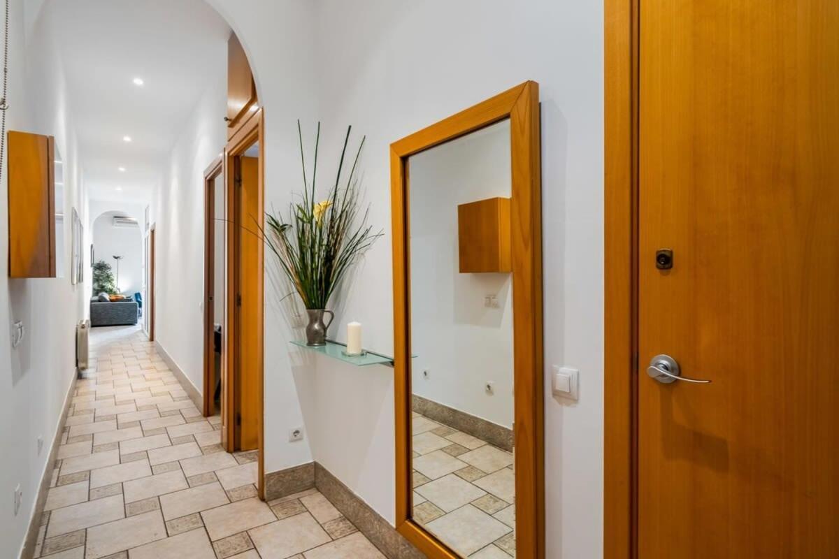 Appartamento Historic With Private Terrace In Example Barcellona