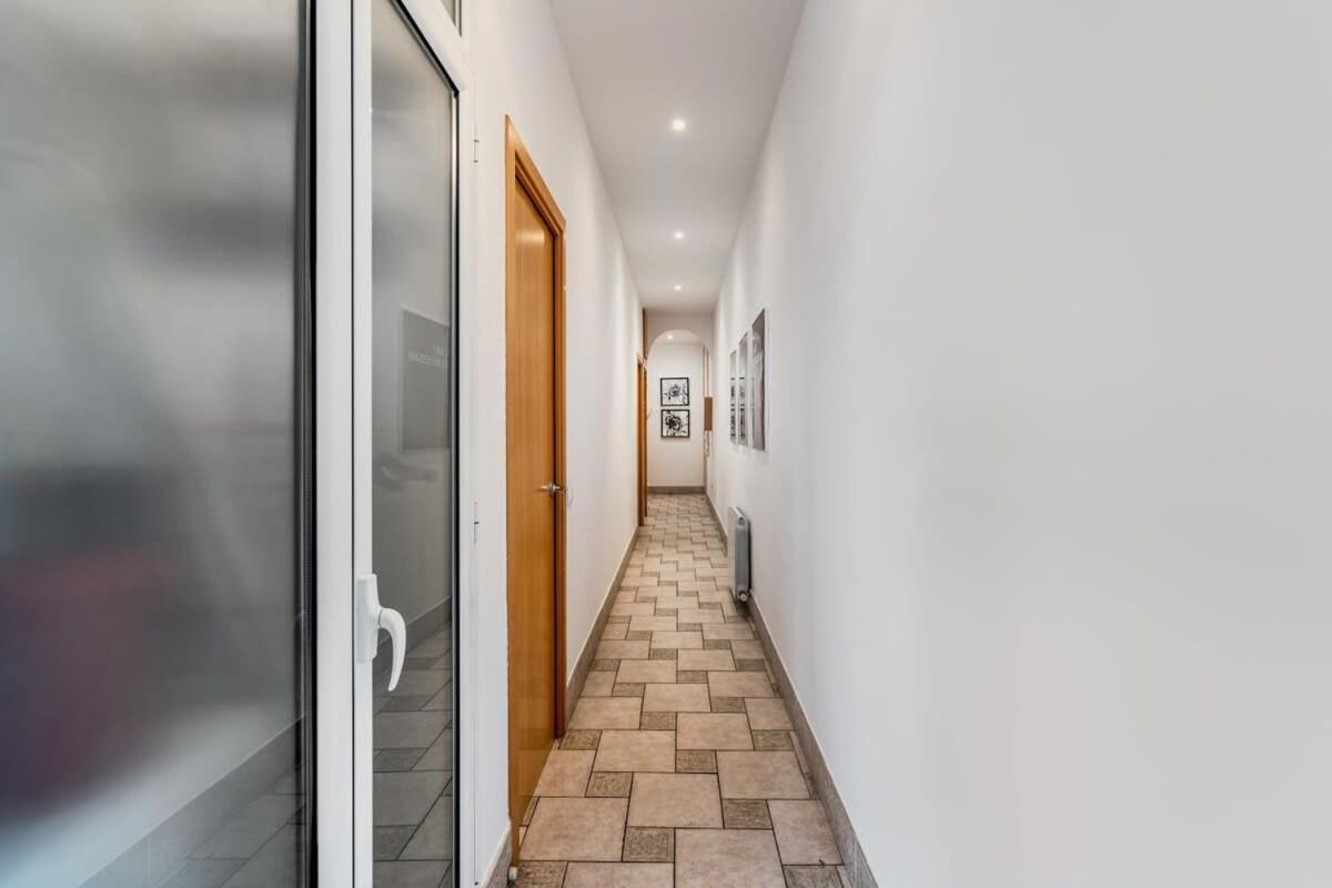 Historic With Private Terrace In Example Appartamento Barcellona